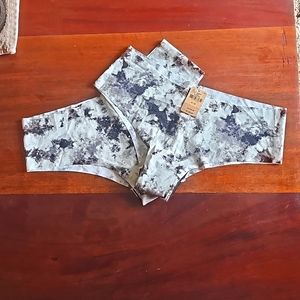 New with tags! VS tye dye panties